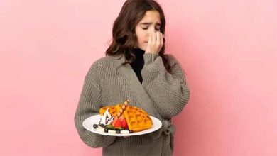 علت حالت تهوع بعد از خوردن شیرینی جات و درمان سریع